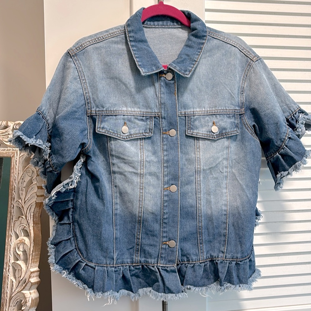 NWOT ruffled denim jacket